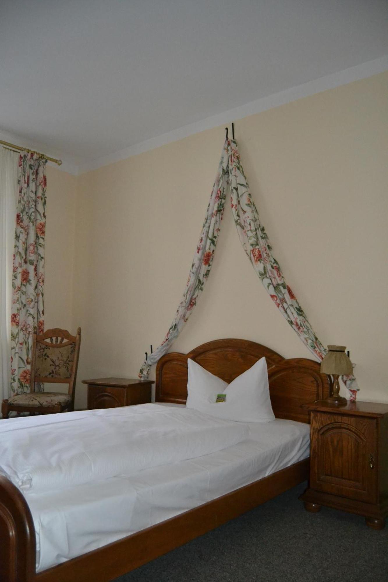 Hotel Anker Saalfeld Saale Chambre photo